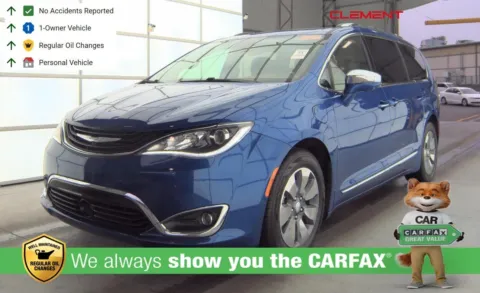 Blue 2019 Chrysler Pacifica Hybrid Limited for sale in Florissant, MO