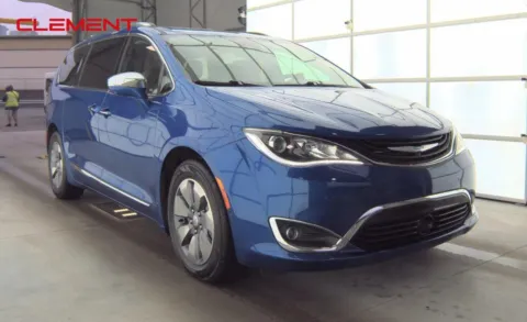 More photos of 2019 Chrysler Pacifica Hybrid Limited at Clement Chrysler Dodge Jeep Ram Florissant, MO