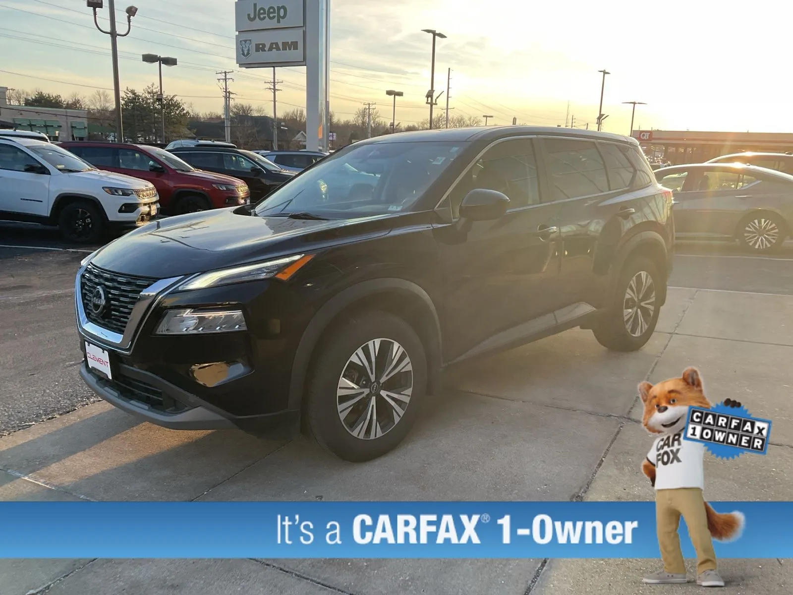 Black 2023 Nissan Rogue SV for sale in Florissant, MO