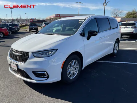 White 2026 Chrysler Pacifica Select for sale in Florissant, MO
