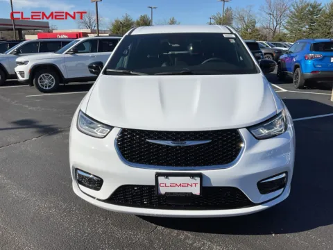 Another view of 2026 Chrysler Pacifica Select for sale in Florissant, MO at Clement Chrysler Dodge Jeep Ram Florissant