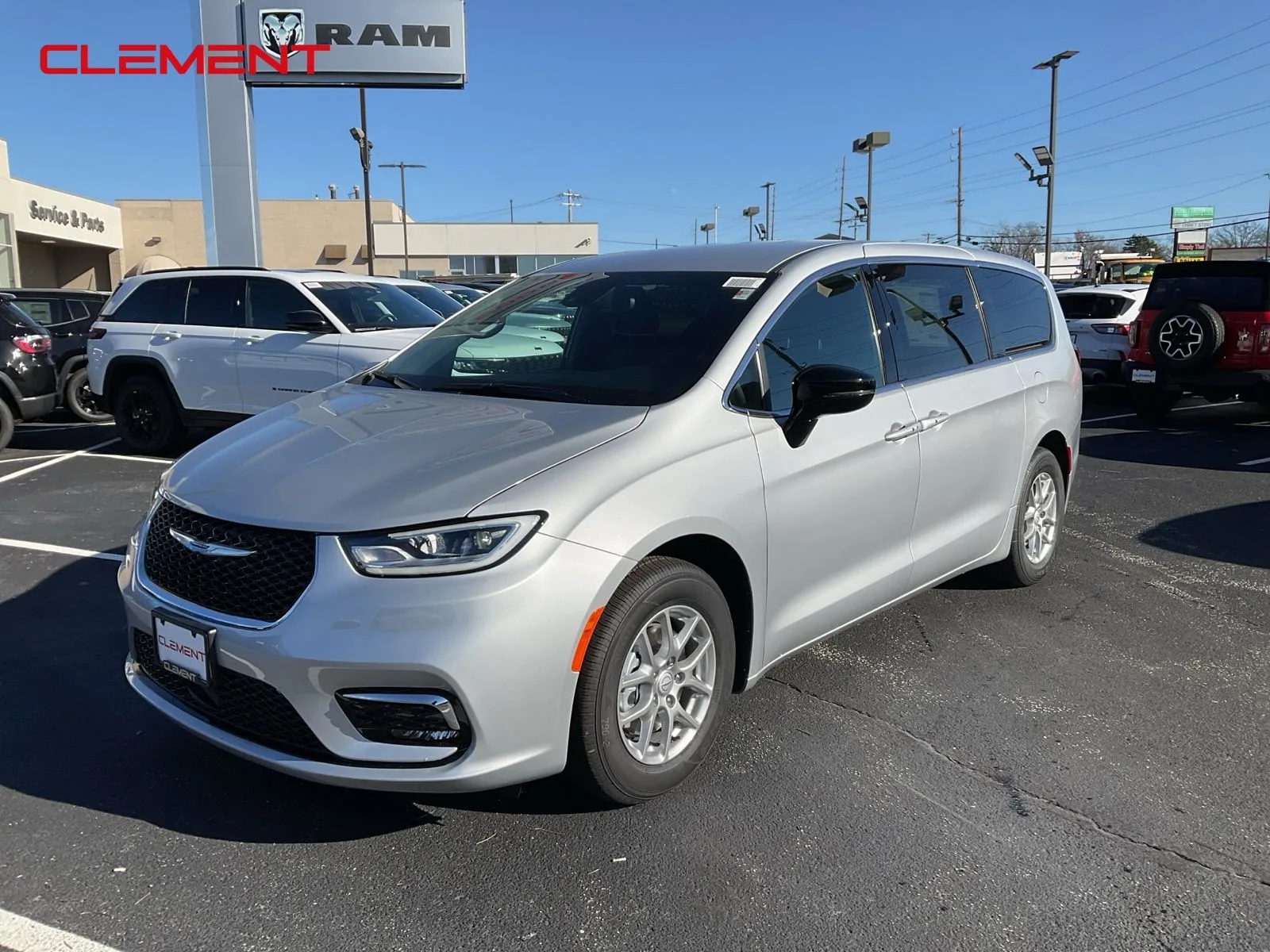 Silver 2026 Chrysler Pacifica Select for sale in Florissant, MO