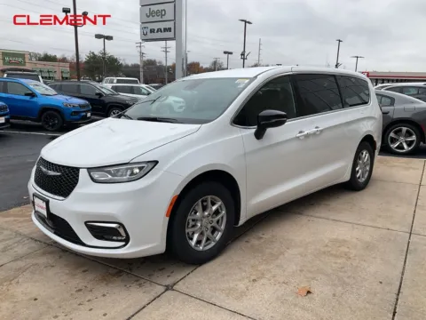White 2026 Chrysler Pacifica Select for sale in Florissant, MO