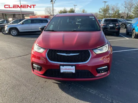 Another view of 2026 Chrysler Pacifica Select for sale in Florissant, MO at Clement Chrysler Dodge Jeep Ram Florissant
