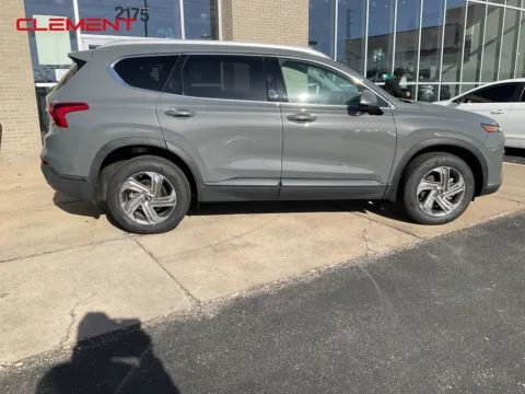 More photos of 2023 Hyundai Santa Fe SEL at Clement Chrysler Dodge Jeep Ram Florissant, MO