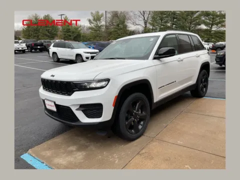 White 2025 Jeep Grand Cherokee Altitude X for sale in Florissant, MO