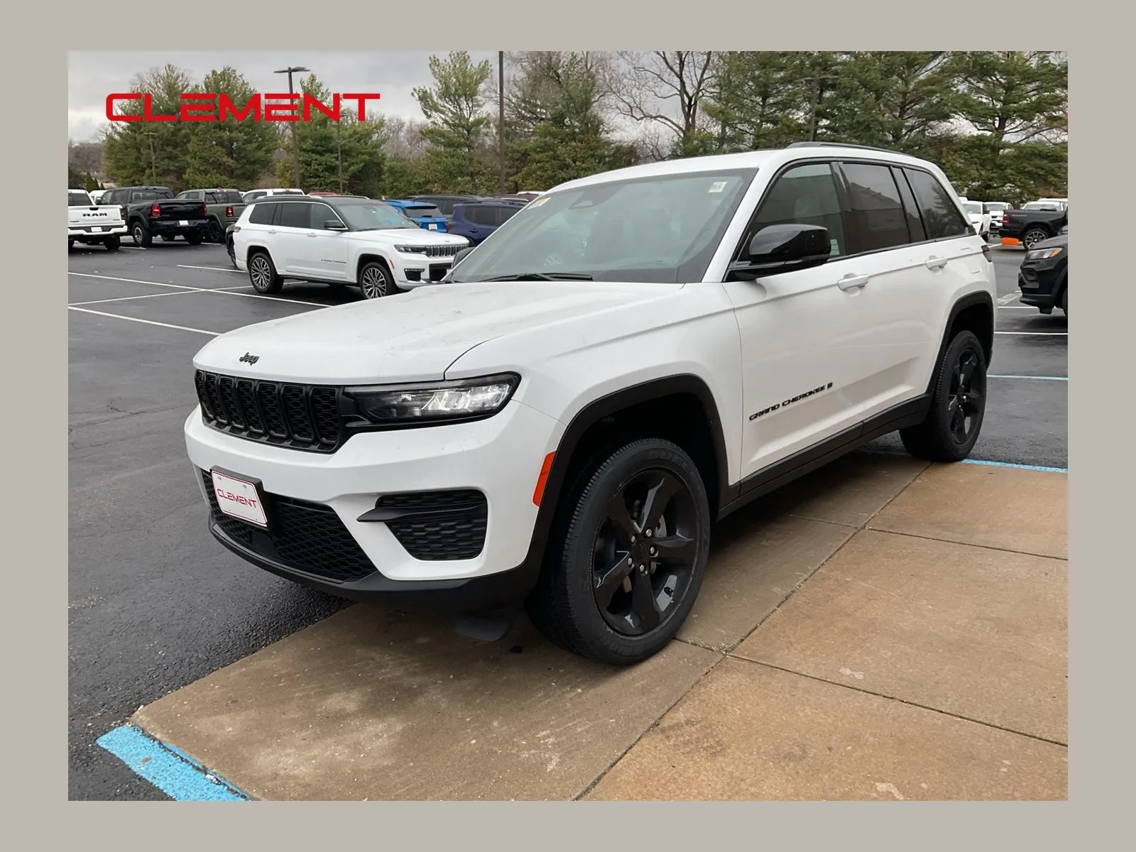 White 2025 Jeep Grand Cherokee Altitude X for sale in Florissant, MO