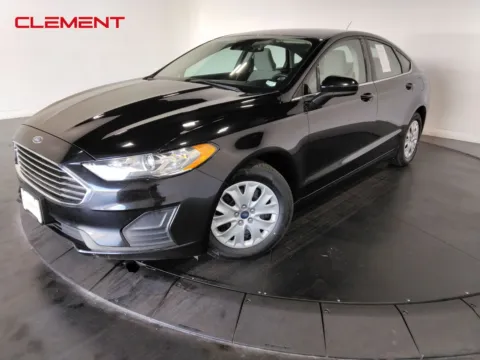 Black 2019 Ford Fusion S for sale in Florissant, MO