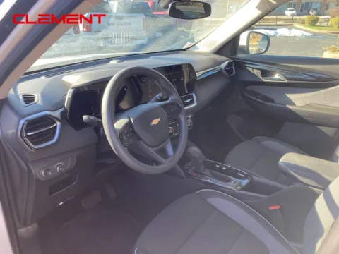 More photos of 2025 Chevrolet Equinox LT at Clement Chrysler Dodge Jeep Ram Florissant, MO