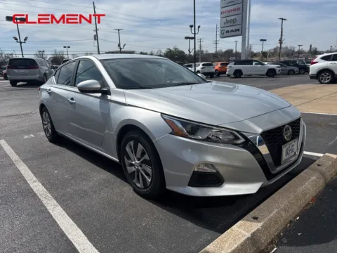 More photos of 2020 Nissan Altima 2.5 S at Clement Chrysler Dodge Jeep Ram Florissant, MO