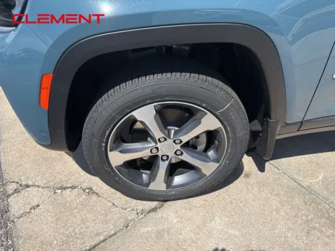 Another view of 2026 Jeep Grand Cherokee L Limited for sale in Florissant, MO at Clement Chrysler Dodge Jeep Ram Florissant