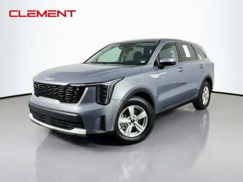 Silver 2024 Kia Sorento LX for sale in Florissant, MO