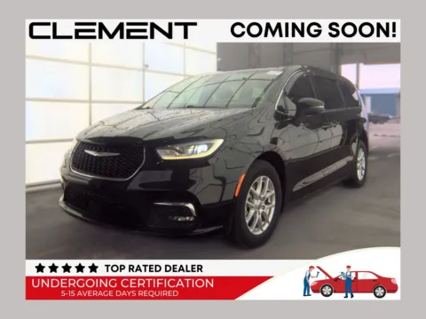 Black 2023 Chrysler Pacifica Touring L for sale in Florissant, MO