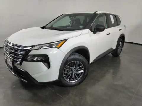 White 2024 Nissan Rogue S for sale in Florissant, MO