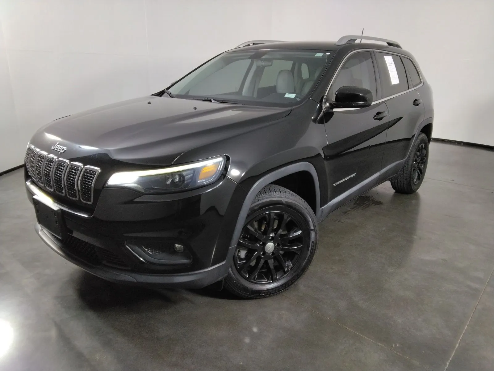 Black 2020 Jeep Cherokee Latitude Plus for sale in Florissant, MO