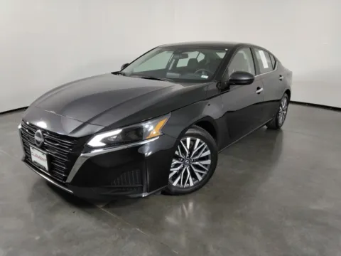 Black 2025 Nissan Altima 2.5 SV for sale in Florissant, MO