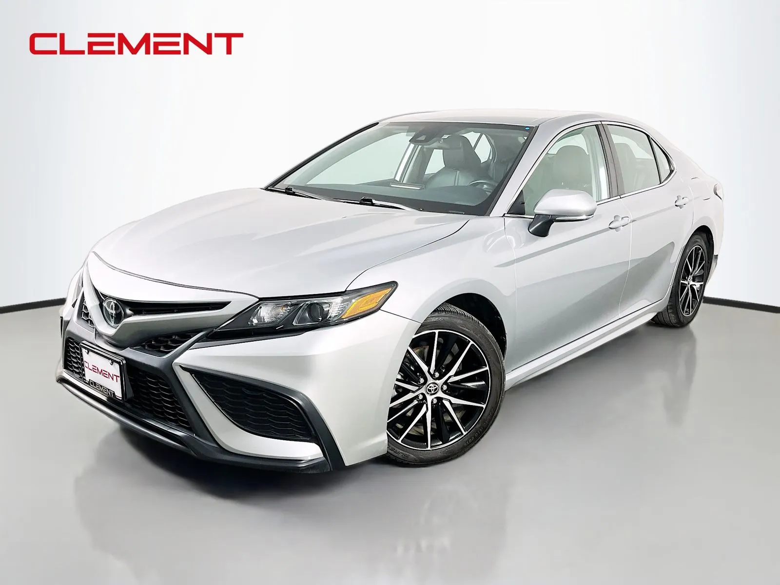 Silver 2022 Toyota Camry SE for sale in Florissant, MO