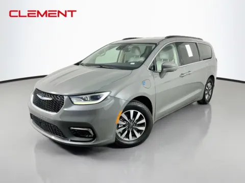 Gray 2021 Chrysler Pacifica Hybrid Touring L for sale in Florissant, MO