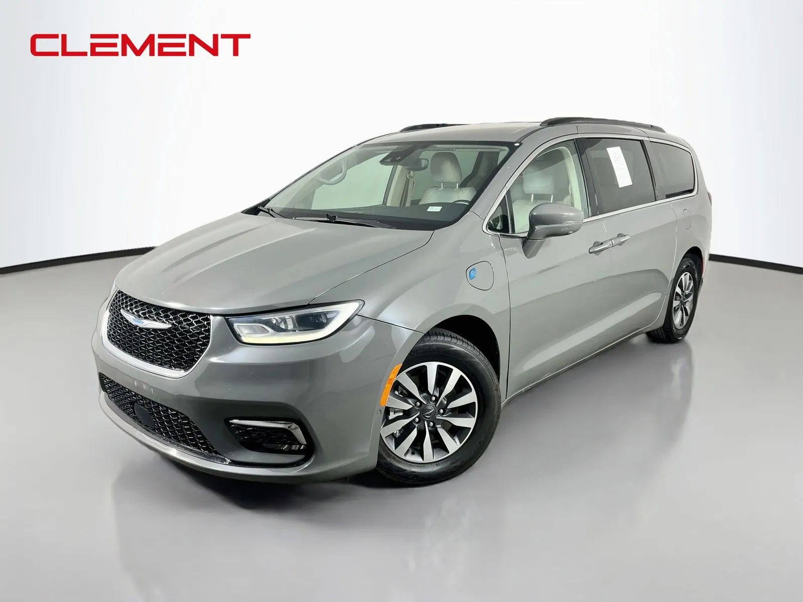 Gray 2021 Chrysler Pacifica Hybrid Touring L for sale in Florissant, MO