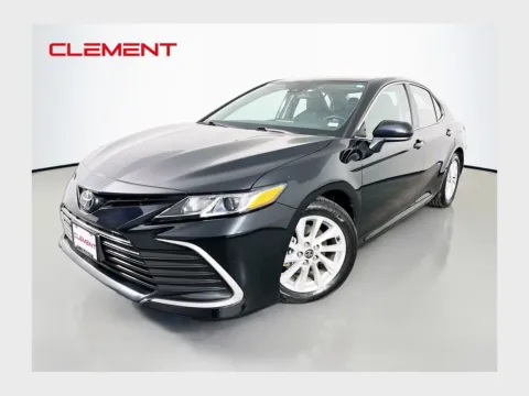 Black 2024 Toyota Camry LE for sale in Florissant, MO