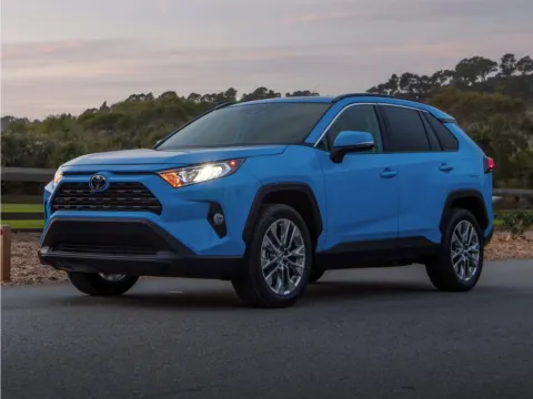 White 2019 Toyota RAV4 XLE Premium for sale in Florissant, MO