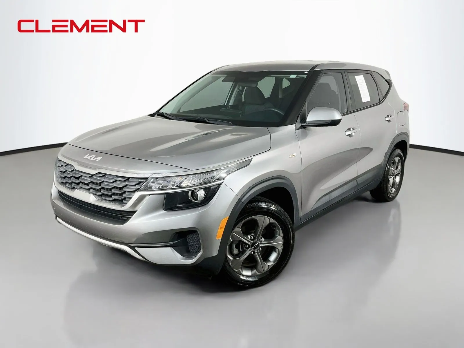 Gray 2022 Kia Seltos LX for sale in Florissant, MO