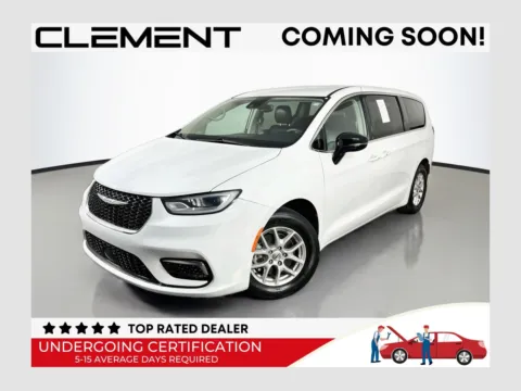 White 2024 Chrysler Pacifica Touring L for sale in Florissant, MO