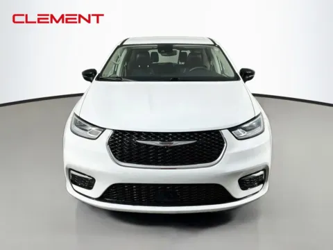 Photos of 2024 Chrysler Pacifica Touring L for sale in Florissant, MO at Clement Chrysler Dodge Jeep Ram Florissant