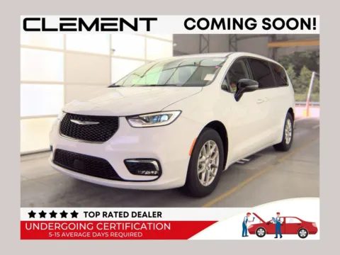 White 2024 Chrysler Pacifica Touring L for sale in Florissant, MO