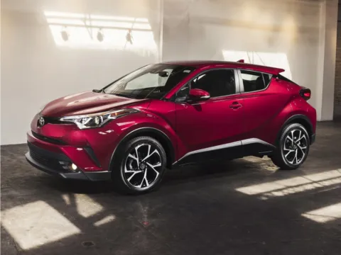 Silver 2019 Toyota C-HR XLE for sale in Florissant, MO