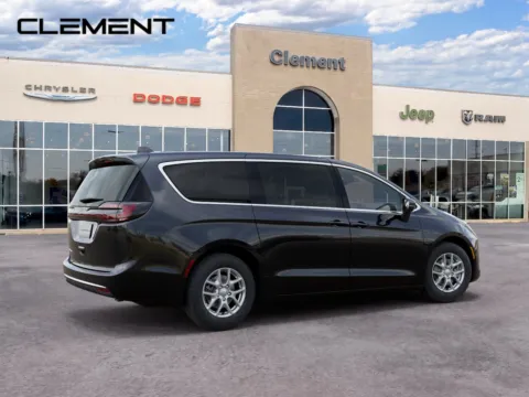 More photos of 2027 Chrysler Pacifica Select at Clement Chrysler Dodge Jeep Ram Florissant, MO