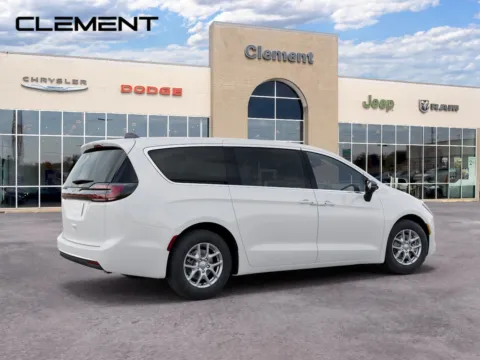 More photos of 2027 Chrysler Pacifica Select at Clement Chrysler Dodge Jeep Ram Florissant, MO