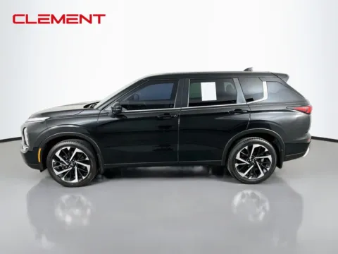 More photos of 2023 Mitsubishi Outlander SE Black Edition at Clement Chrysler Dodge Jeep Ram Florissant, MO