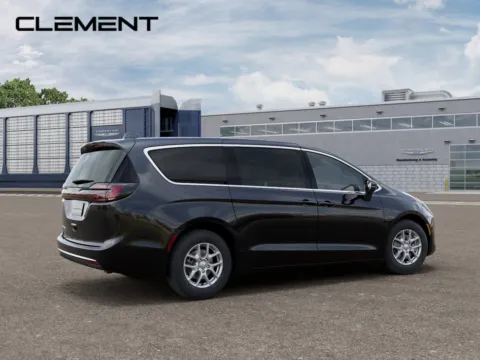 More photos of 2027 Chrysler Pacifica Select at Clement Chrysler Dodge Jeep Ram Florissant, MO