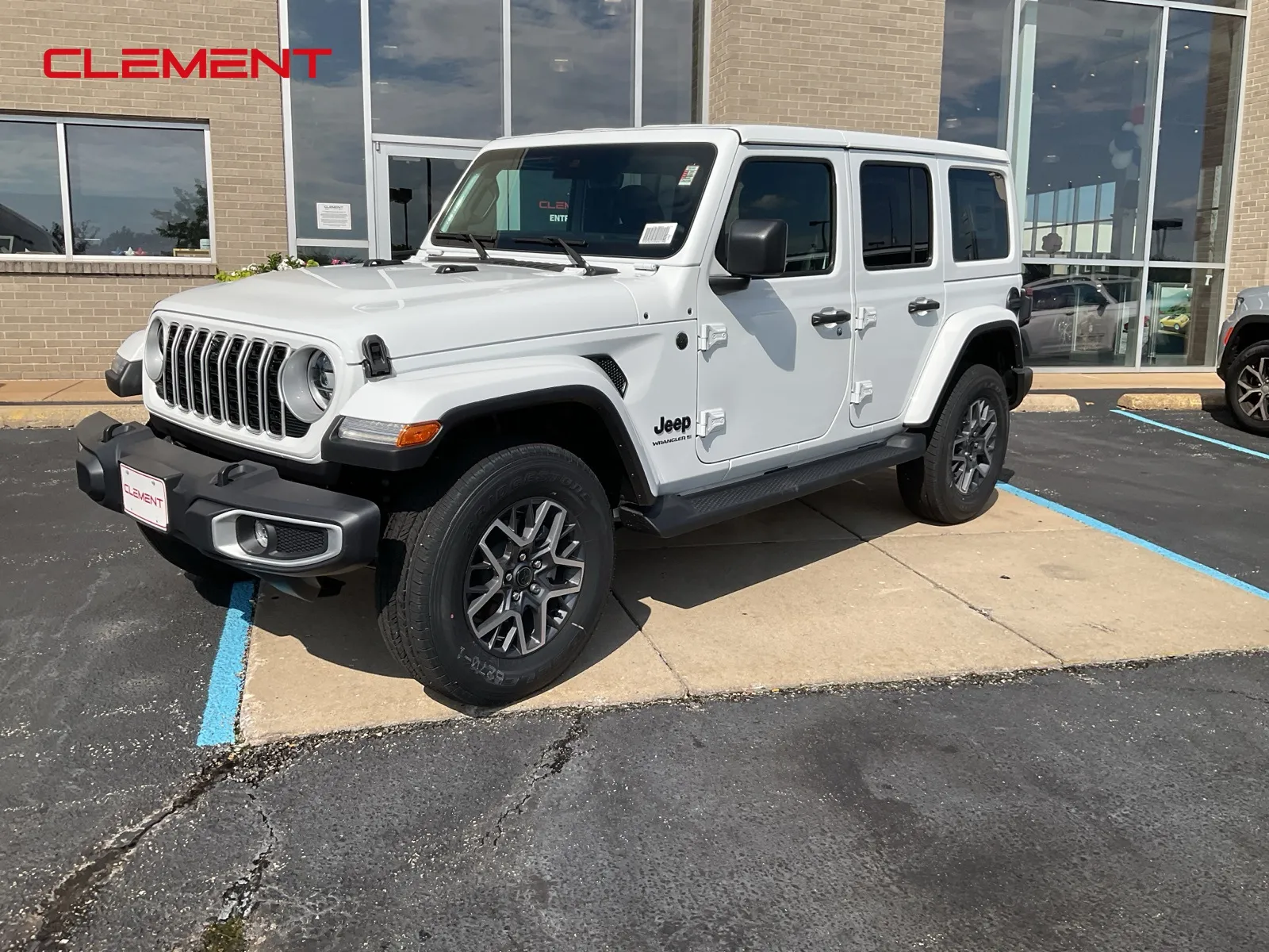 White 2025 Jeep Wrangler Sahara for sale in Florissant, MO