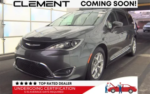 Gray 2017 Chrysler Pacifica Touring L for sale in Florissant, MO