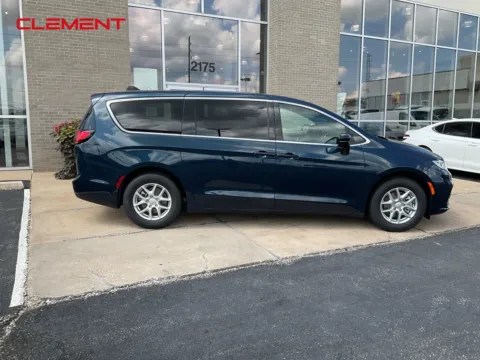 More photos of 2025 Chrysler Pacifica Select at Clement Chrysler Dodge Jeep Ram Florissant, MO