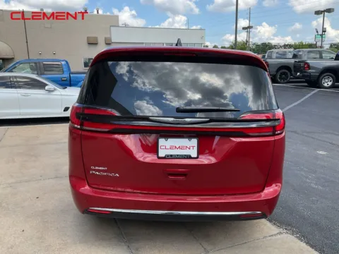 More photos of 2025 Chrysler Pacifica Select at Clement Chrysler Dodge Jeep Ram Florissant, MO