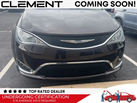 Unknown 2017 Chrysler Pacifica Limited for sale in Florissant, MO