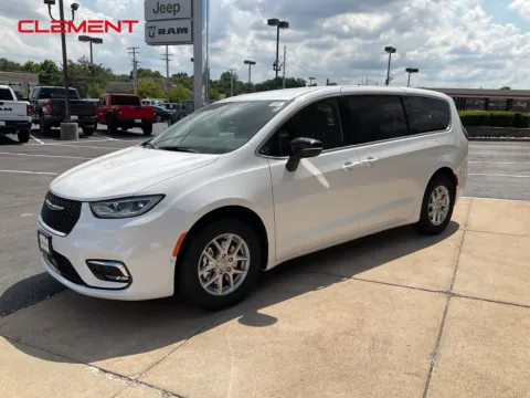 White 2025 Chrysler Pacifica Select for sale in Florissant, MO