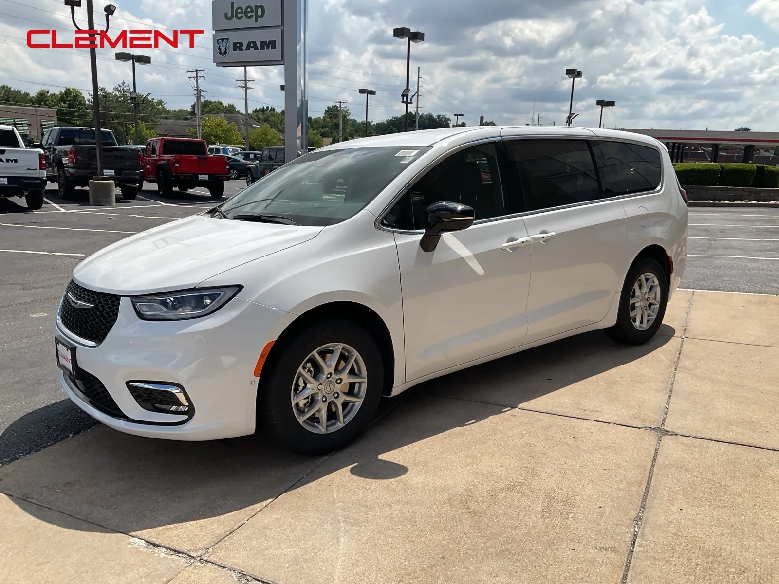 White 2025 Chrysler Pacifica Select for sale in Florissant, MO