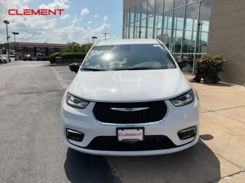 Another view of 2025 Chrysler Pacifica Select for sale in Florissant, MO at Clement Chrysler Dodge Jeep Ram Florissant