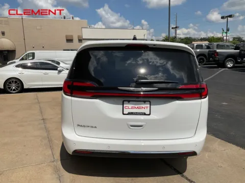 More photos of 2025 Chrysler Pacifica Select at Clement Chrysler Dodge Jeep Ram Florissant, MO