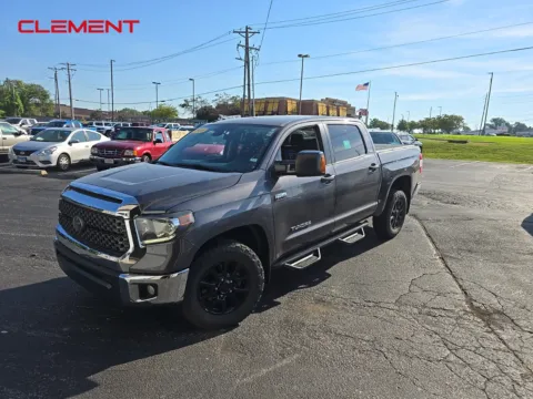 Beige 2018 Toyota Tundra SR5 for sale in Florissant, MO
