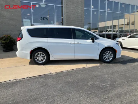 More photos of 2025 Chrysler Pacifica Select at Clement Chrysler Dodge Jeep Ram Florissant, MO