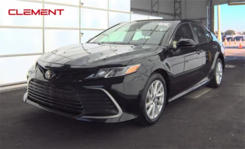 Black 2024 Toyota Camry LE for sale in Florissant, MO