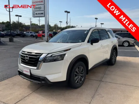 White 2024 Nissan Pathfinder S for sale in Florissant, MO