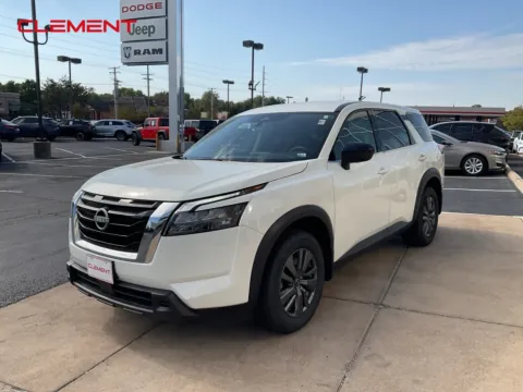 White 2024 Nissan Pathfinder S for sale in Florissant, MO