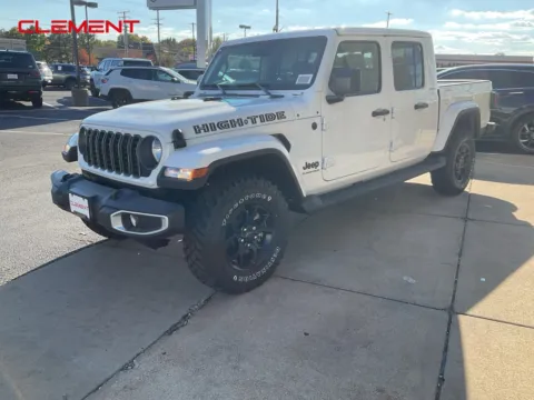 White 2025 Jeep Gladiator High Tide for sale in Florissant, MO