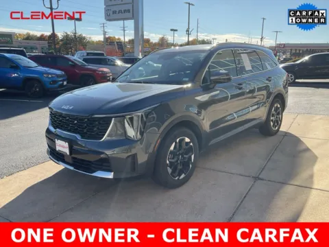Gray 2024 Kia Sorento S for sale in Florissant, MO